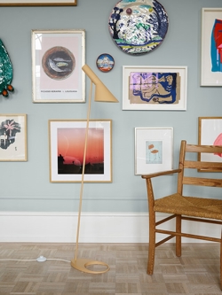 AJ lampa podłogowa, piaskowa