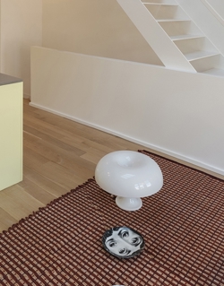 Nesso lampa stołowa, biała