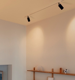 Thorup Copenhagen Patrone szyna sufitowa spot, brązowany mosiądz/ciemny, 120 mm