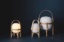 Cestita lampa stołowa