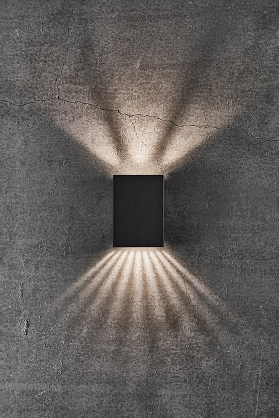 Fold 10 zewnętrzna lampa ścienna LED, czarna