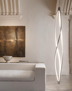 In the wind vertical pendel, biały