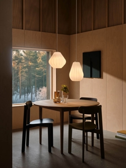 Lampy wiszące Maluca i Sallino z białego szkła opalowego