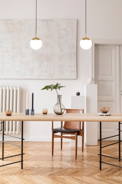 Circle of Life lampa wisząca Ø200 z czarnym przewodem, opal/mosiądz