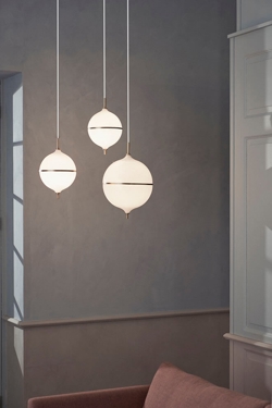 Eternal Moonlight medium i large z białym przewodem