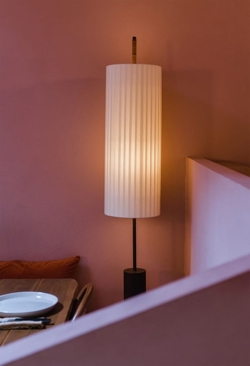 DÓRICA lampa podłogowa z bazą stabilizującą