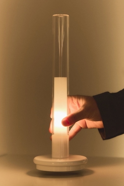 Sylvestrina lampa bateryjna / lampka stołowa, błyszcząca biała