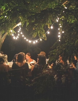 Czarny łańcuch świetlny do dużych żarówek