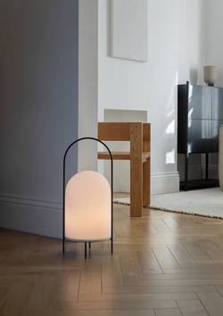 Ghost lampa podłogowa, opal/czarny