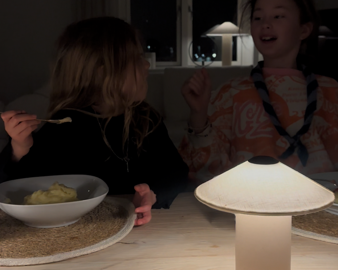 Lampy stołowe Futé od Lyfa u Jackie Navarro | Kup na Lamper-shop.pl