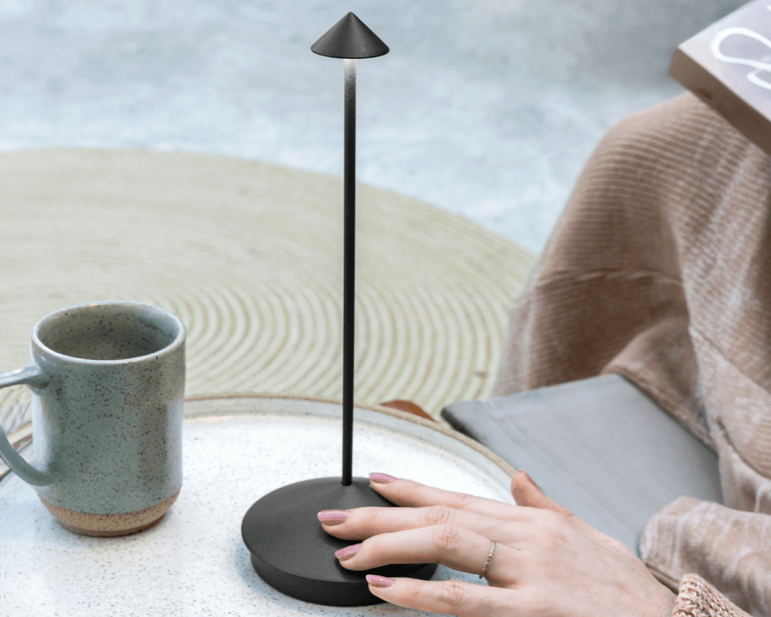 Elegancka, smukła i włoska | Zafferano Pina lampa na baterie | Lamper-shop.pl