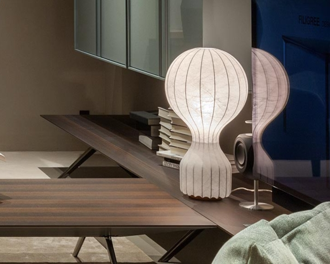 Odkryj piękną lampę stołową Gatto od Flos na Lamper-shop.pl