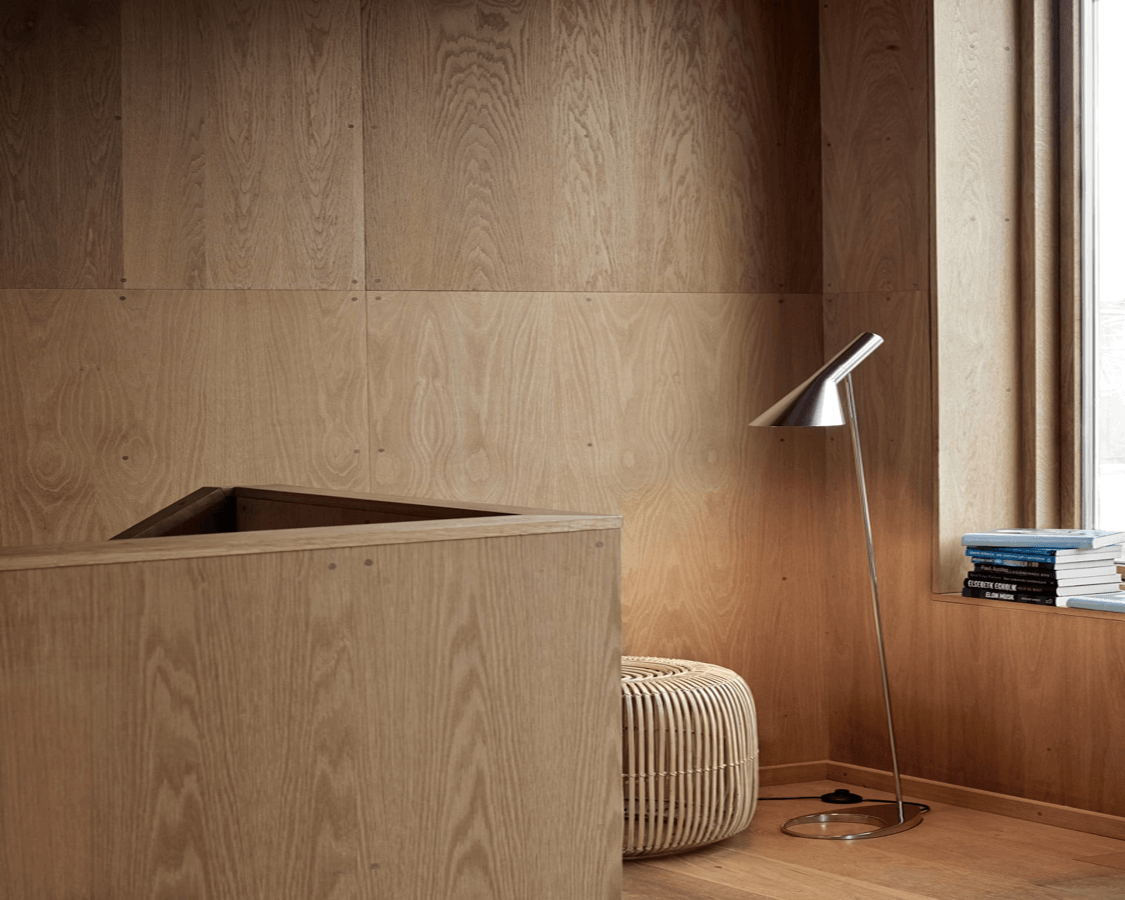 LOUIS POULSEN AJ lampa podłogowa, polerowana stal - Zobacz ją na Lamper-shop.pl