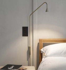 Austere kinkiet, mosiądz